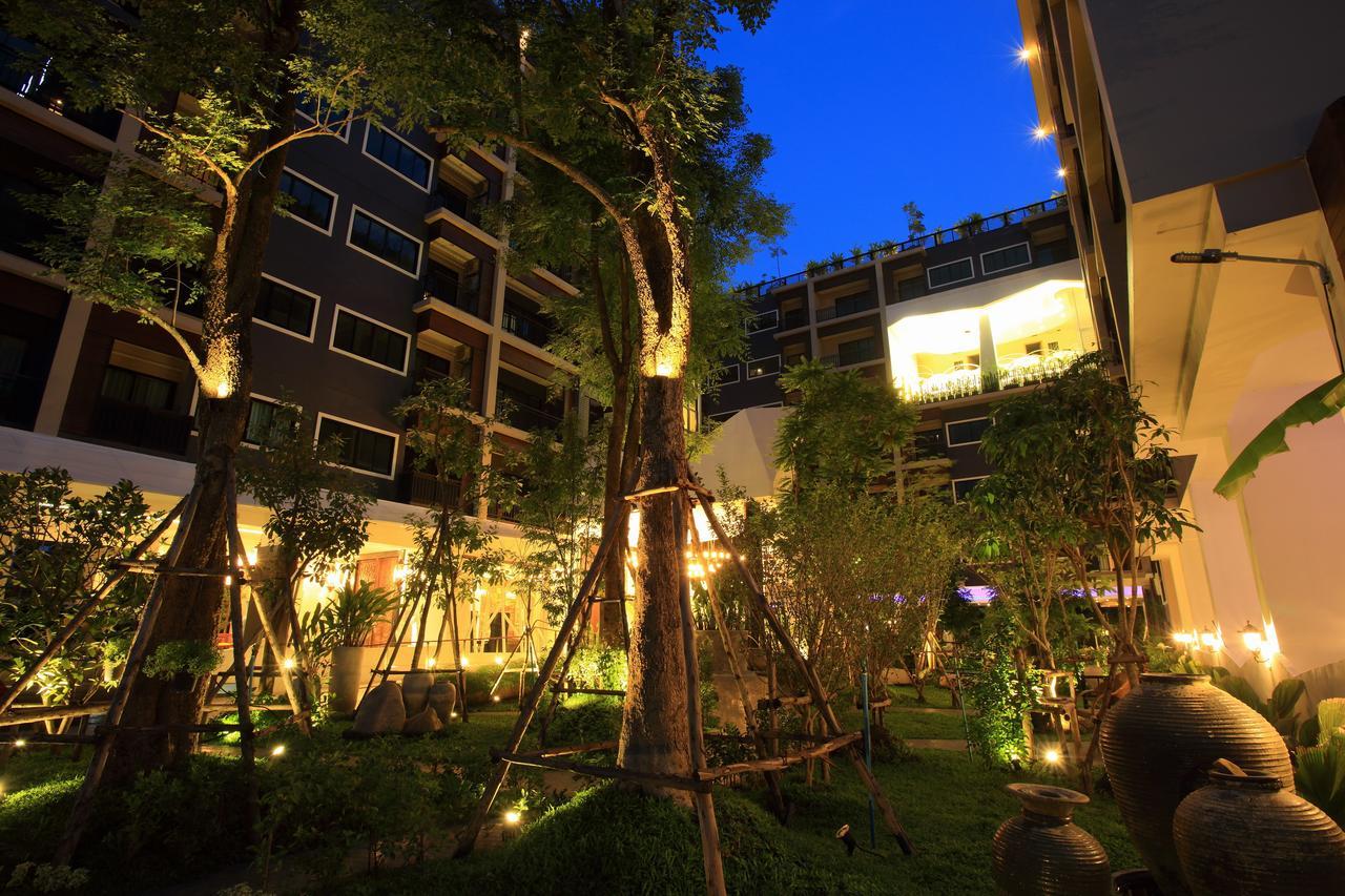 Icheck Inn Trams Square Chiang Mai Bagian luar foto