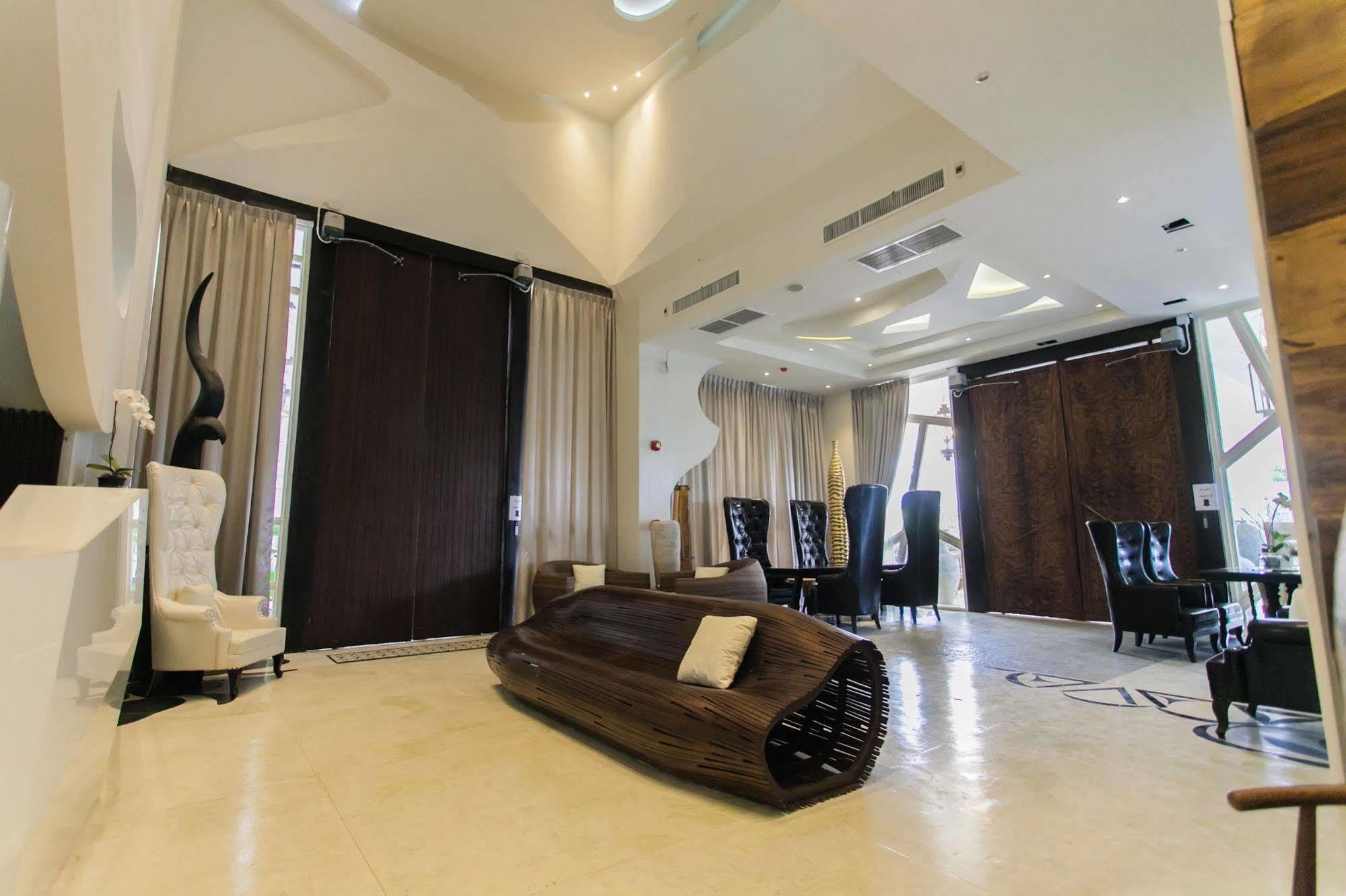 Icheck Inn Trams Square Chiang Mai Bagian luar foto