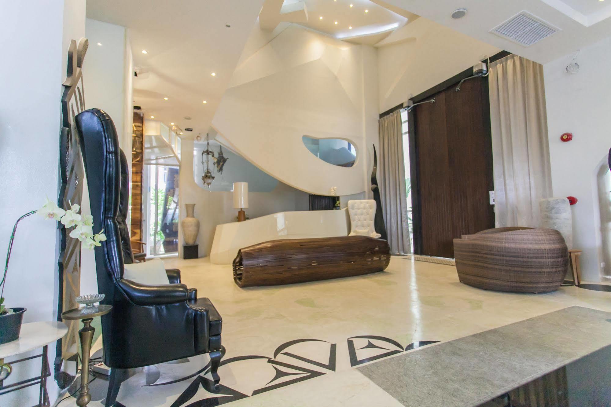 Icheck Inn Trams Square Chiang Mai Bagian luar foto