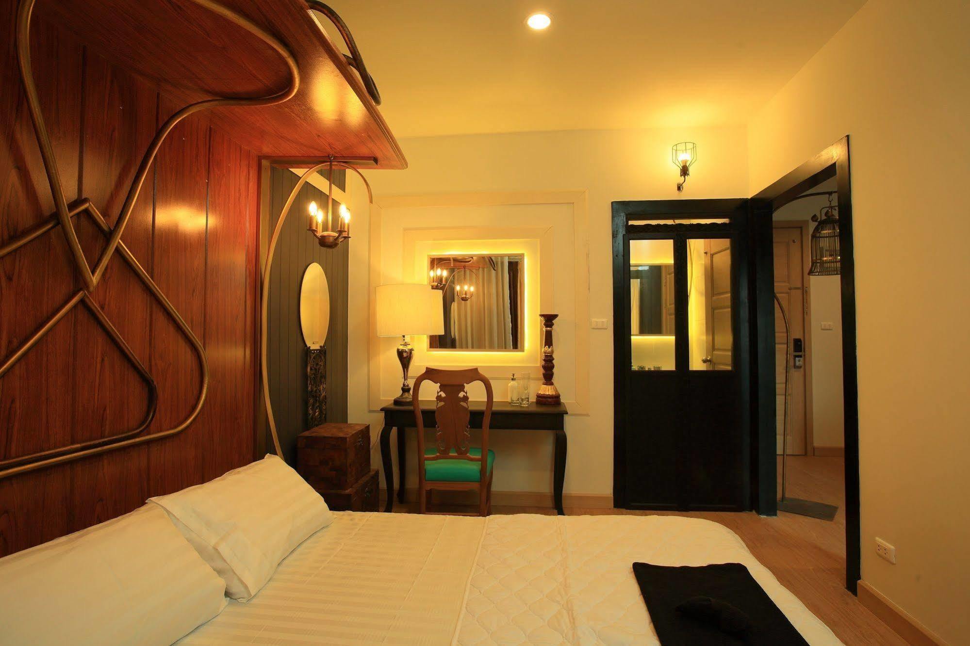 Icheck Inn Trams Square Chiang Mai Bagian luar foto