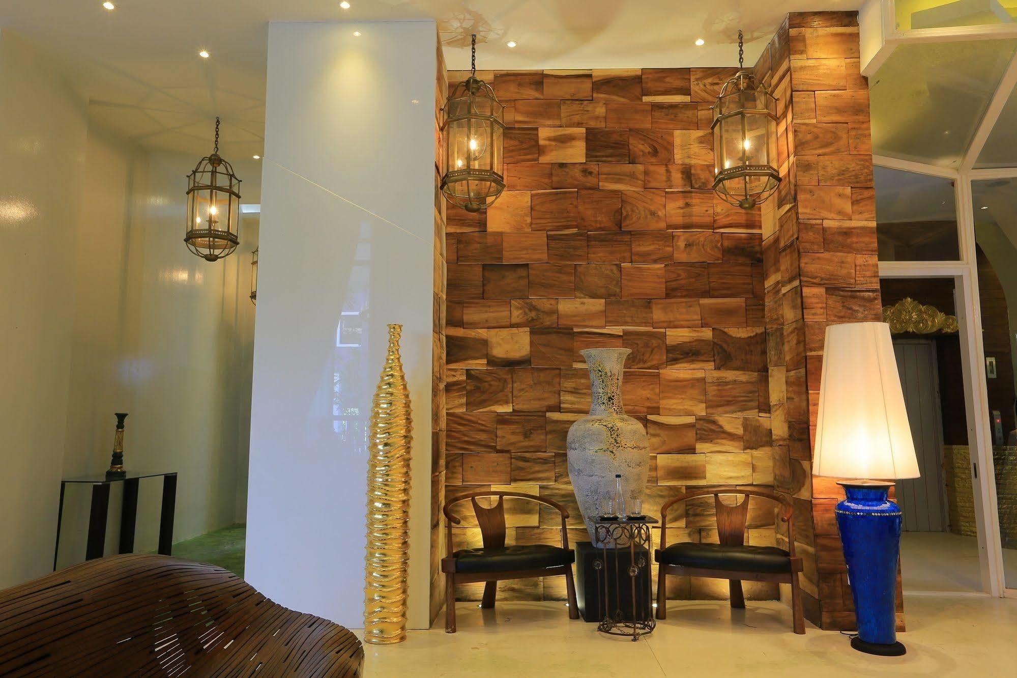 Icheck Inn Trams Square Chiang Mai Bagian luar foto